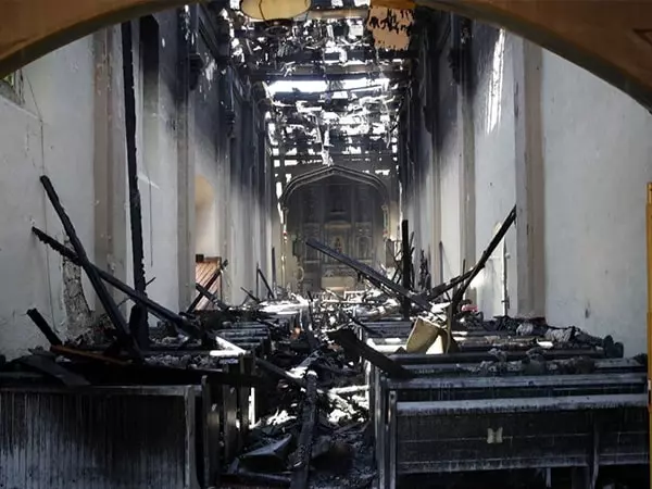 Demolição Após Incêndio