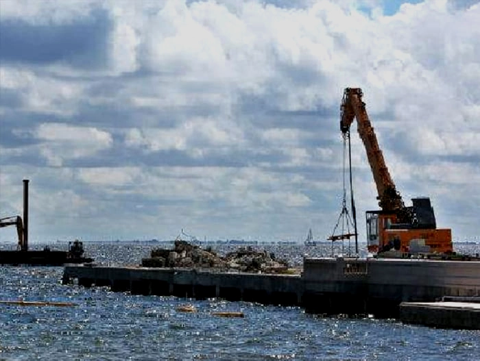 Demolição de Pier